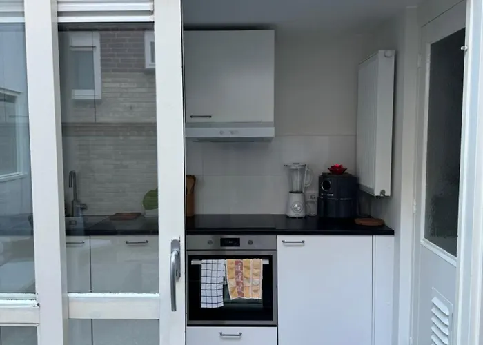 Ferienhaus Hello - Zomerhuis Toekomststraat 8